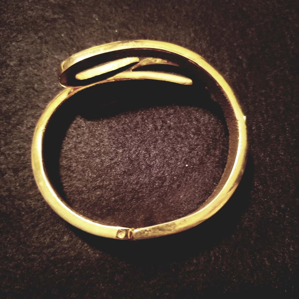 Jewelery - Picture 2 of 4